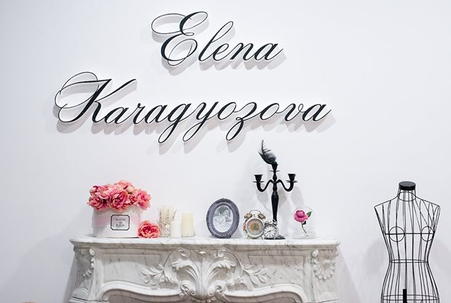 Проектът и идеите на Елена за фотостудио в Асеновград са толкова амбициозни, че никой интериорен дизайнер не се наема да работи по тях. Тя и съпругът й изграждат уникалното студио съвсем сами.