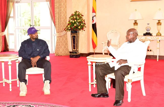 Кание Уест и Йовери Мусевени Снимки: Ройтерс