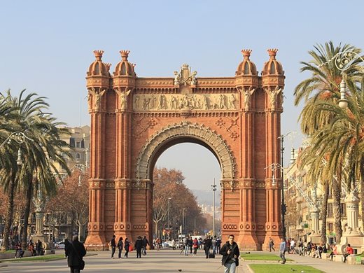 Испания очаква повече туристи през лятото, отколкото преди пандемията