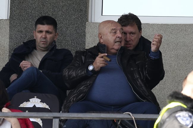 Венци Стефанов не иска претоварване на Първа лига 