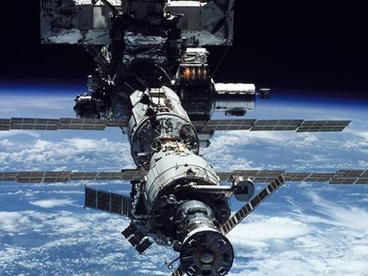 След теч на космическа капсула: "Роскосмос" изпраща празен кораб до МКС
