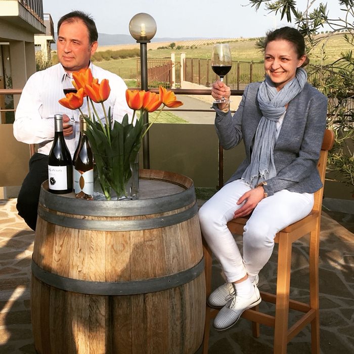 Марина Костадинова и съпругът й Красимир са собственици на винарна изба "Страцин"