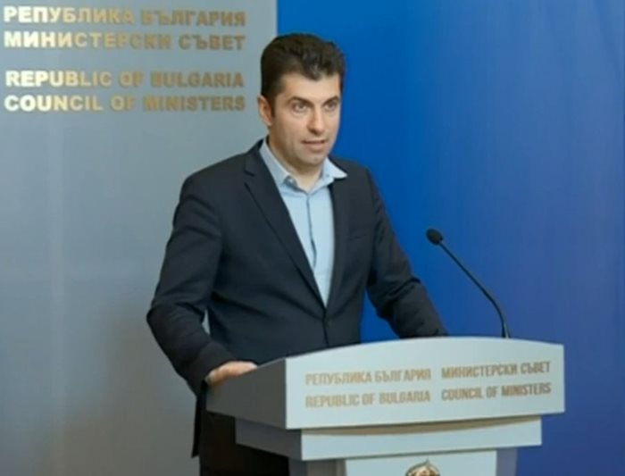 Очаква се съвсем скоро България да премине в зелената зона, каза още премиерът.