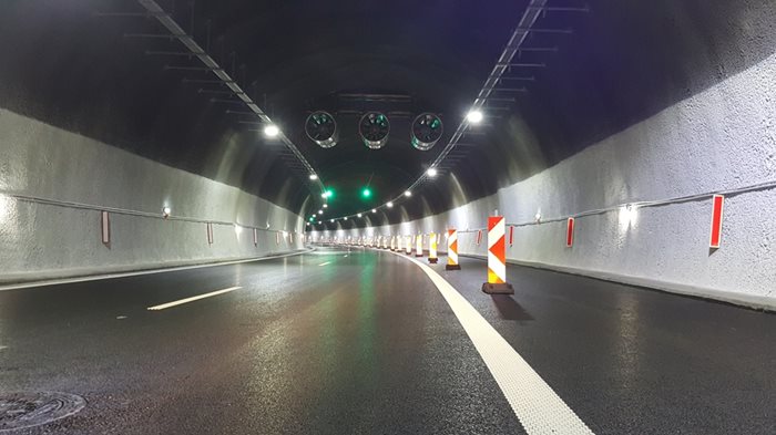 Два от тунелите на “Хемус” вече са ремонтирани.