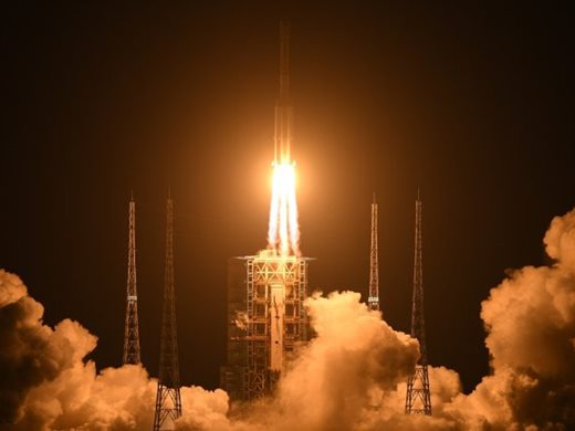 Китай изстреля два нови сателита от центъра Уънчан