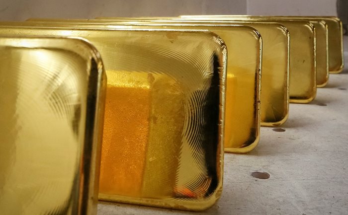 Цената на златото отбеляза спад