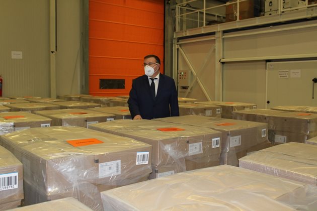 Доставка от 300 000 опаковки нискомолекулярен хепарин.