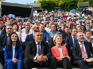 След като вече има редовен кабинет, Борисов тръгва из страната - да чуе хората си