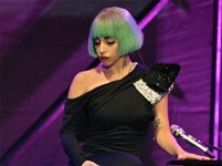 Lady GaGa призова към равенство за гейовете