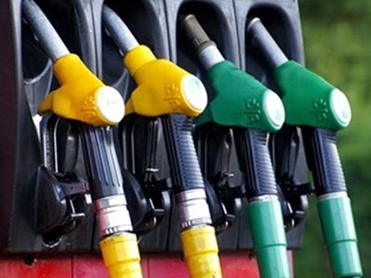 КЗК предлага държавата да открие свои данъчни складове за горива