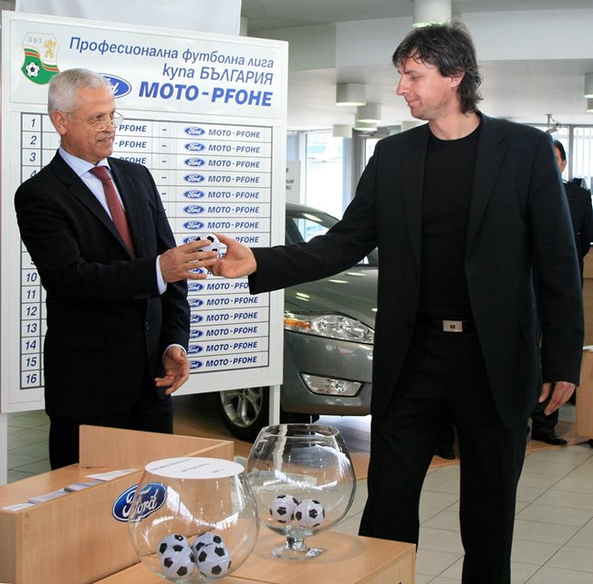 Георги Славчев (вдясно) има опит като шеф на "Миньор" (Перник)