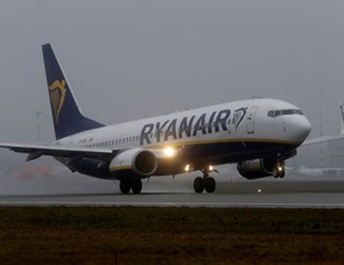 30 души са останали на софийското летище, не са пуснати в самолет на "Райънеър" за Рим.