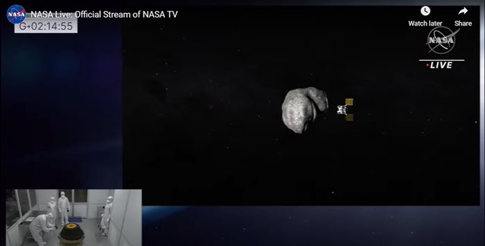 Капсулата, носеща първите проби на американската космическа агенция НАСА  от астероид, се приземи благополучно днес в щата Юта.
Кадър: НАСА ТВ