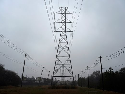 Енергийното министерство: Не се налага въвеждане на двойни тарифи на тока