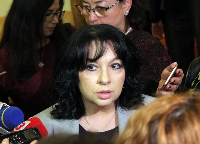 Петкова беше изслушана в парламента за развитието на хъба “Балкан”.
