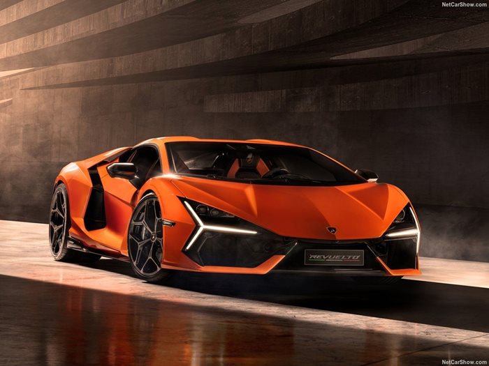 Ще има премиера на по-екстремна версия на Lamborghini Revuelto.