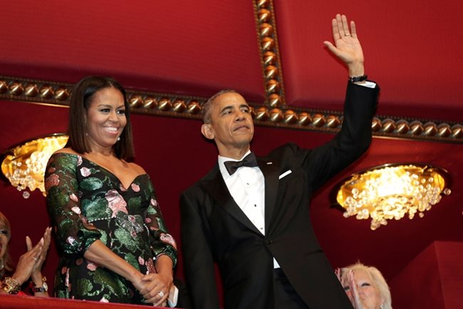 Съпругата на Барак Обама пише новата история за използване на бижута при официални посещения.