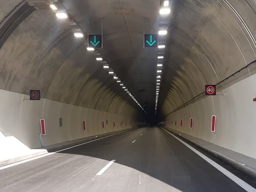 Нов, готов, но неизползван тунел на “Струма” навърши две години