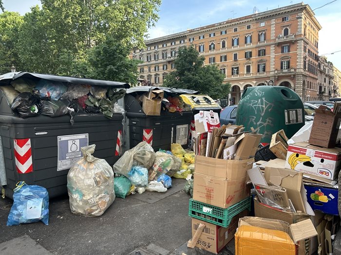От десетина години Рим има сериозни проблеми със събирането на отпадъците.