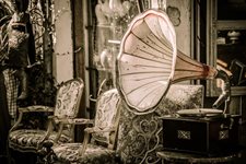 Грамофонът е патентован през 1887 г., плочите днес бележат рекордни продажби