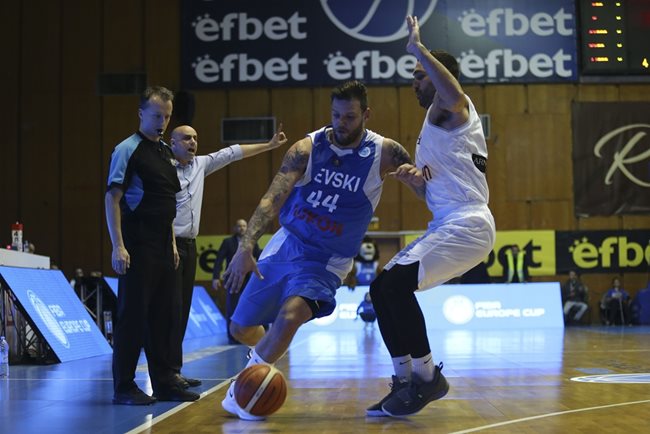 Деян Иванов вкара 14 точки за "Левски"