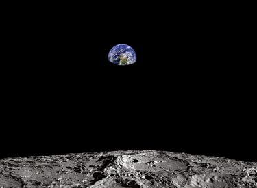 Луната се тресе с часове и се смалява, човешки селища там не биха оцелели