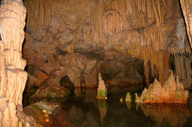 Пещерата на Диру - една от най-красивите в Европа.