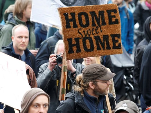 Хиляди протестираха в Берлин заради недостига на жилища (Снимки)