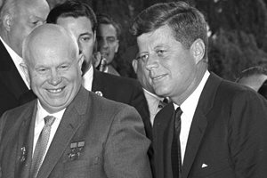 Благодарение на секретния канал между Хрушчов и Кенеди, Кубинската криза е преодоляна.
СНИМКИ: РОЙТЕРС