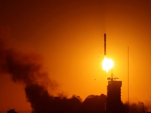 Китай изстреля спътник за наблюдение на Слънцето