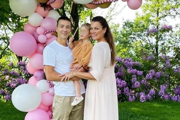 Алена Середова на рождения ден на дъщеря си Вивиан
