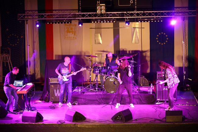 Концерт на идола Иън Пейс от Deep Purple и групата Purpendicular в Благоевград. СНИМКИ: Община Благоевград