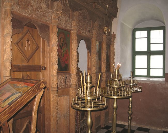 Иконостаса на Лопушанския манастир