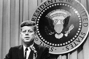  Твърди се, че дни след разпореждането ЦРУ да разкрие всичко, което се знае за извънземните, Кенеди е убит. Снимки. АРХИВ 168 ЧАСА