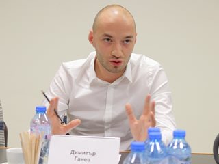 Димитър Ганев, "Тренд": ПП-ДБ и ГЕРБ хем си прехвърлят вината пред гневния народ, хем не искат да изглеждат наведени пред ръмжащите твърди фенове