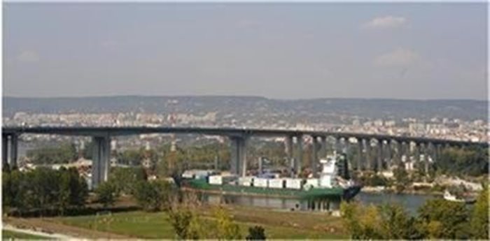 Ремонтът на Аспаруховия мост ще бъде подновен на 23 октомври, каза днес във Варна министърът на регионалното развитие Николай Нанков. Снимка Архив