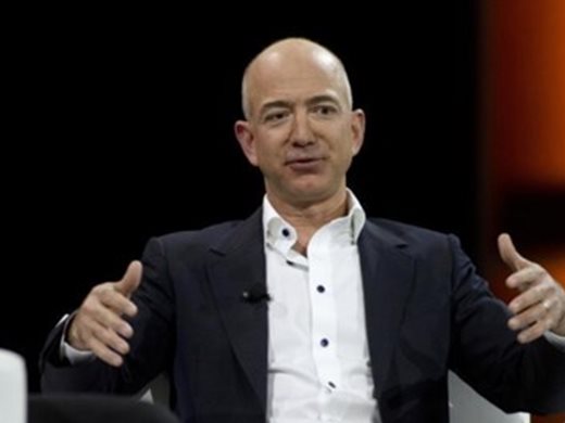 За седмица Джеф Безос продаде акции на Amazon за $1 милиард