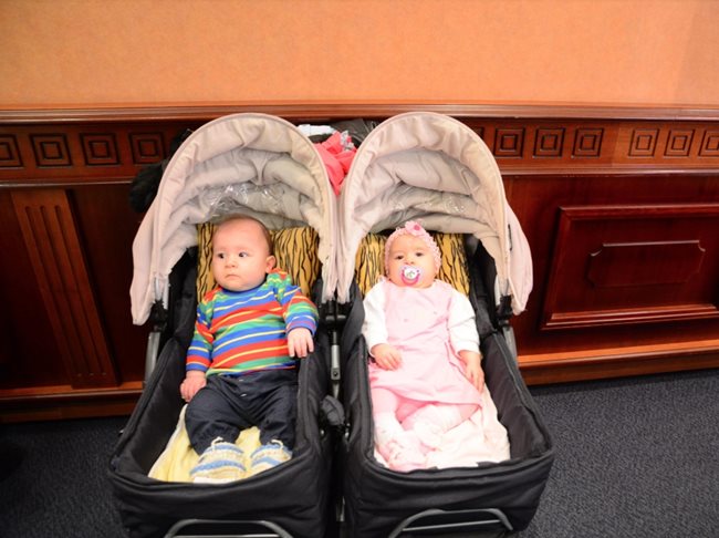 Две от бебетата, родени по инвитро програмата на Община Варна.