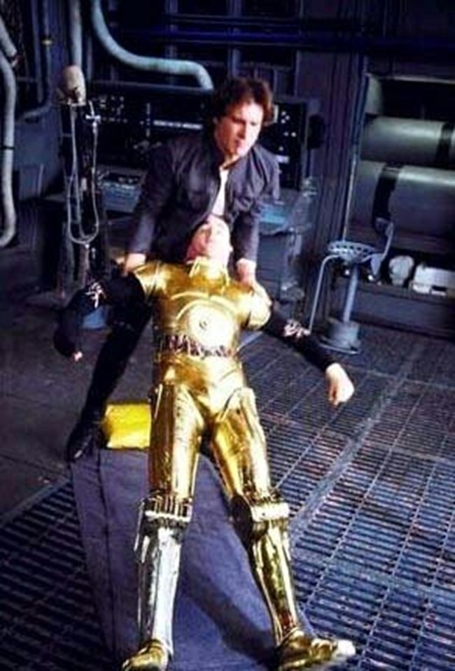 Хан влачи С-3PO