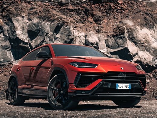 Предният капака на Lamborghini Urus може да изхвърчи при по-бързичко каране