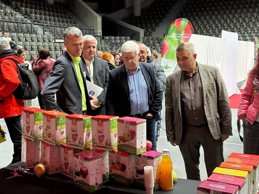 Изложението „Дунавски овощари" събра в Русе производители от цяла България