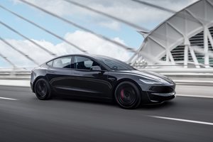 Tesla бърза с пускането на по-евтини коли