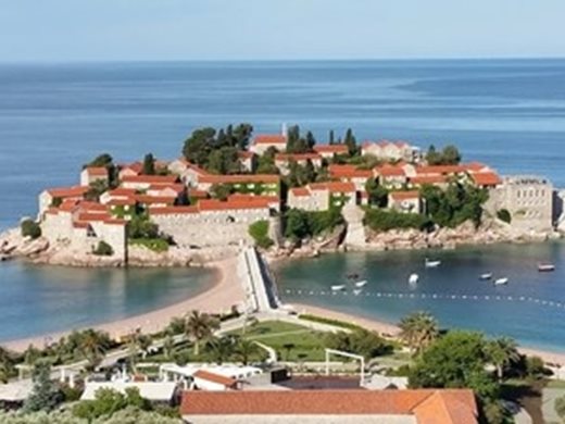 66% спад на туристите в Черна гора през март,  април е бил без туристи