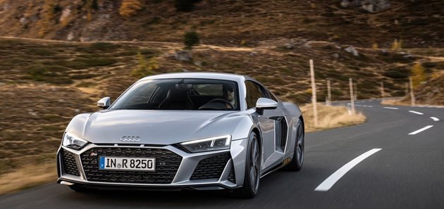 Новото Audi R8 ще има V8 двигател и три електрически мотора