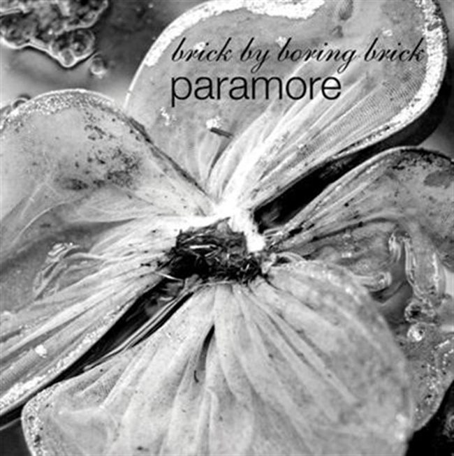 Албумът Brand New Eyes на Paramore е на българския музикален пазар от "Орфей Мюзик"/ Warner Music International