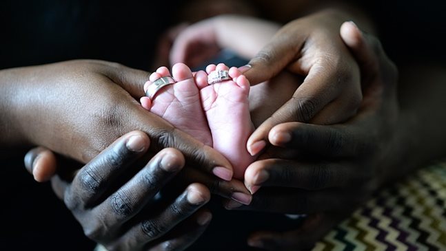Нови правила за ползването на майчинство от осиновители
