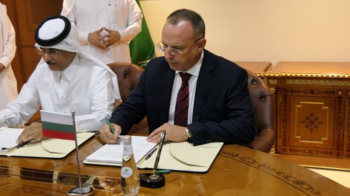 България и Саудитска Арабия подписаха меморандум, според който в следващите шест месеца трябва да се изготви бизнесплан и конкретни мерки за създаване на съвместна Българо-Саудитска държавна компания. СНИМКИ: МЗХГ