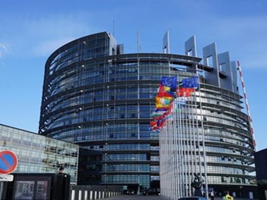 Брюксел ни дава 1,5 млн. евро, ще помага за еврозоната