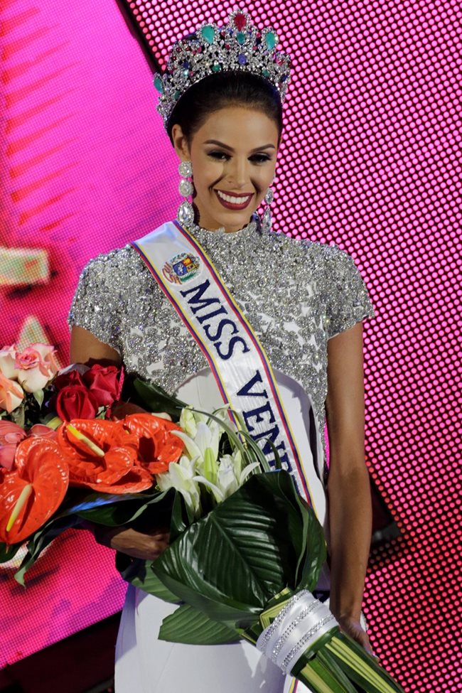 22-годишната Кейси Саяго грабна титлата "Мис Венецуела 2016"