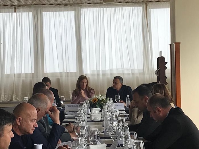 Министър Николина Ангелкова се срещна с представители на местната власт и всички контролни органи, имащи отношение към туризма.